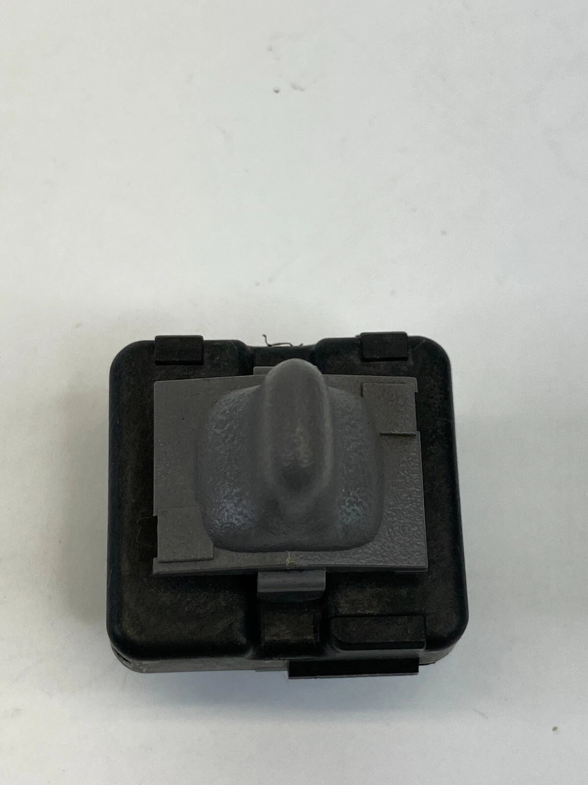 2001-2005 PONTIAC GRAND AM REAR LEFT SIDE DOOR POWER WINDOW SWITCH 22624810 OEM