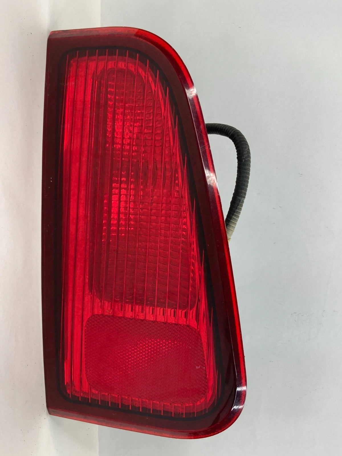 2003-2006 LINCOLN NAVIGATOR LEFT INNER TAIL LIGHT DRIVER SIDE LIFTGATE OEM