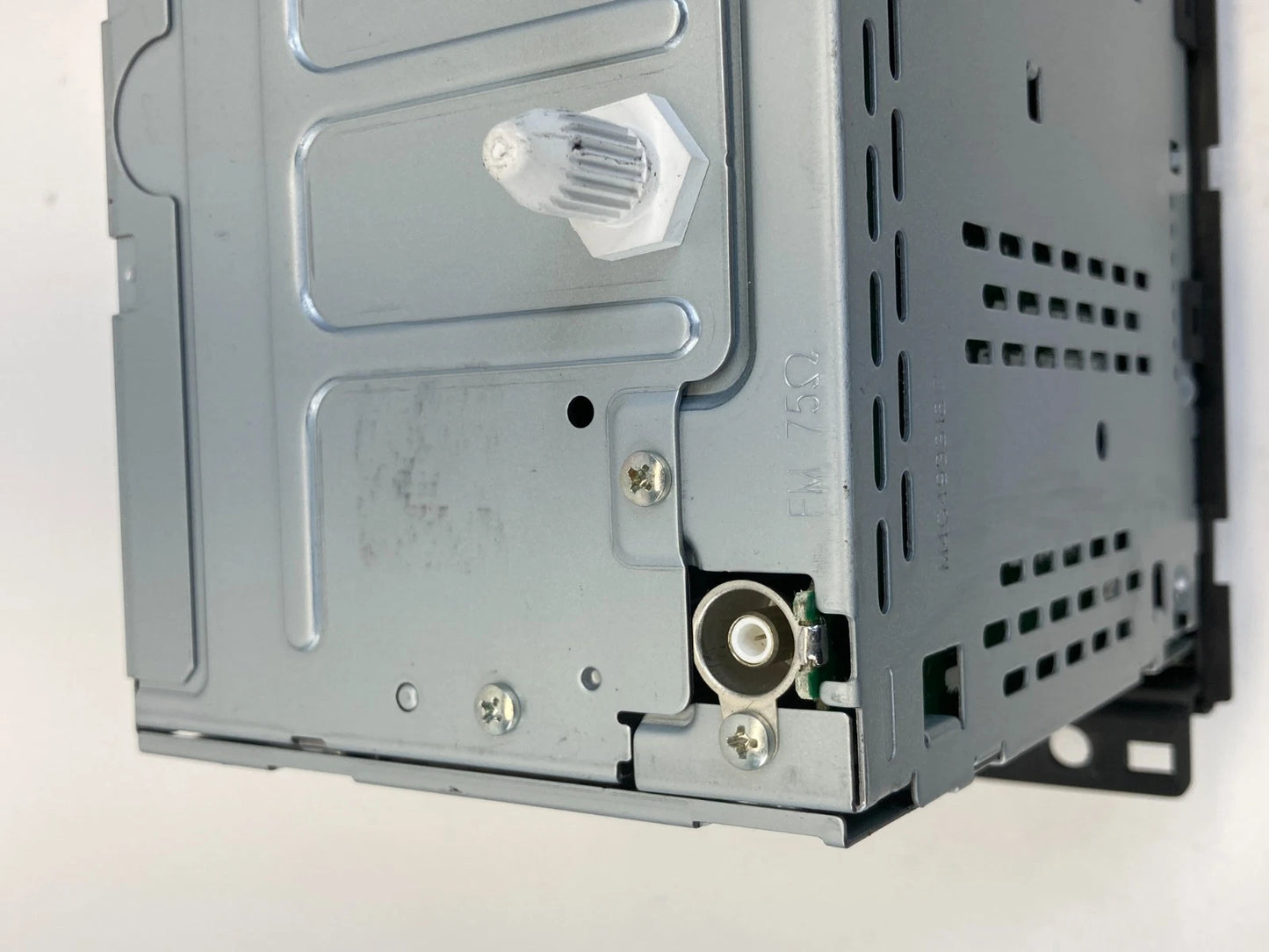 2008 CHEVROLET HHR RADIO STEREO AM FM CD PLAYER RECEIVER UNIT 15951996 OEM