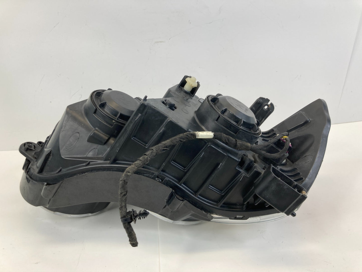 12-16 Chevrolet Sonic Front Right Passenger Side Headlight Lamp Halogen 42390434