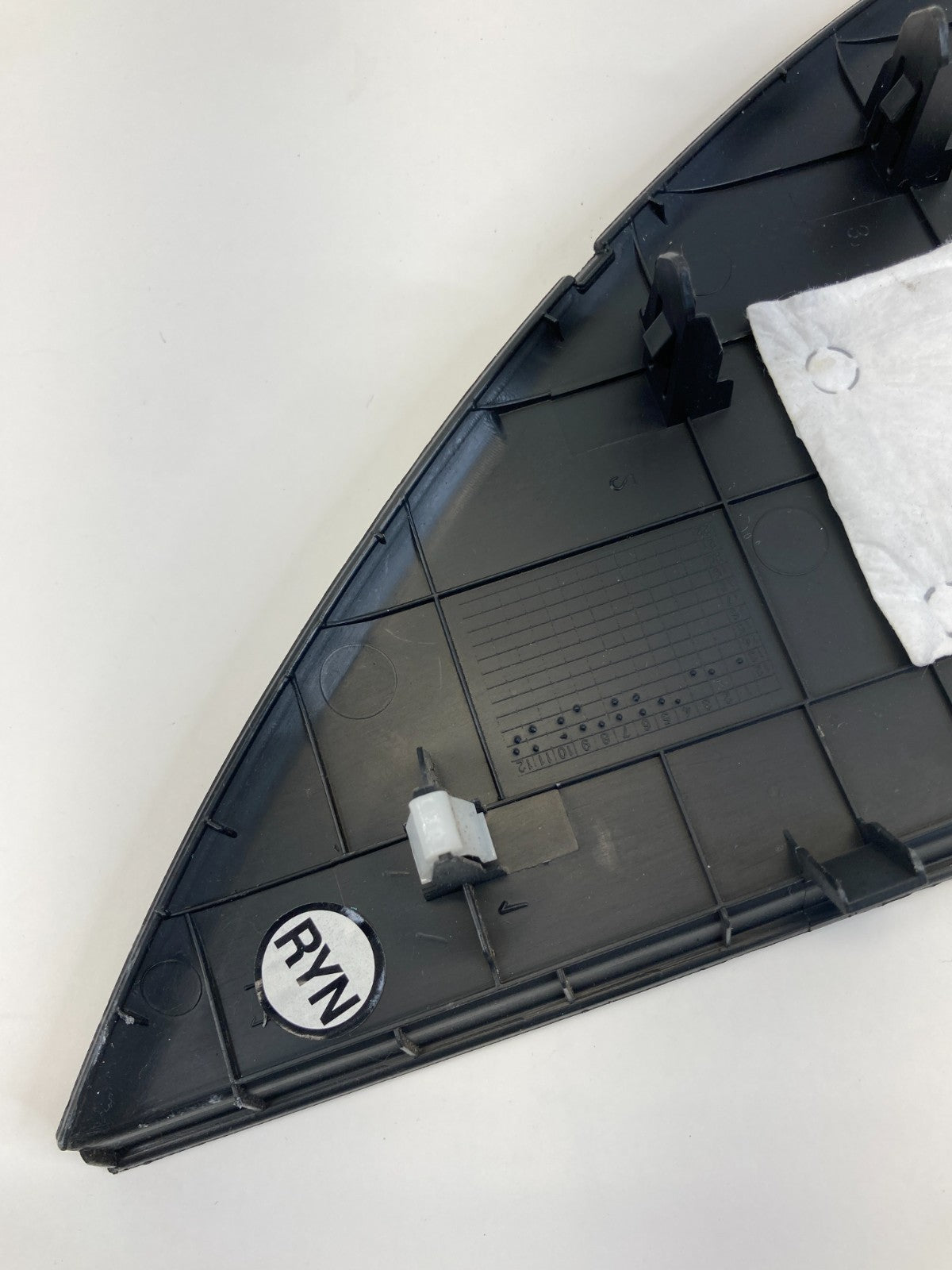 2013-2019 Hyundai Santa Fe Front Left Side Dash End Cap Cover 84766-2W000 OEM