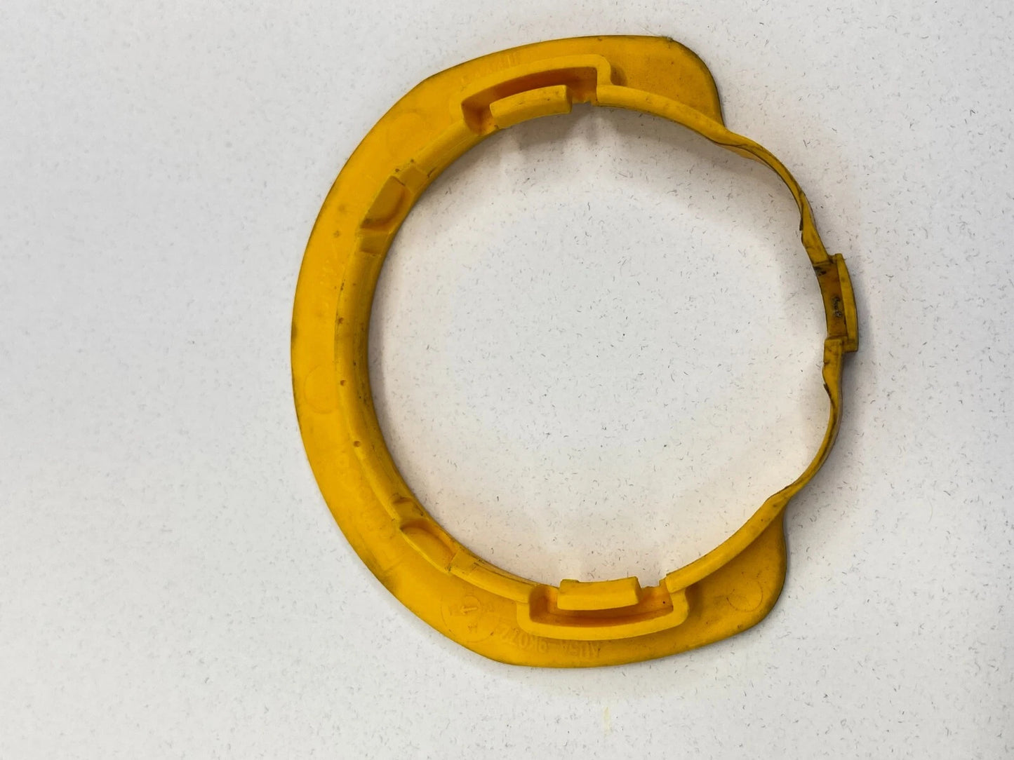 2009-2011 MERCURY MARINER FUEL FILLER PIPE INSERT NECK BEZEL PLATE AU5A-9K072
