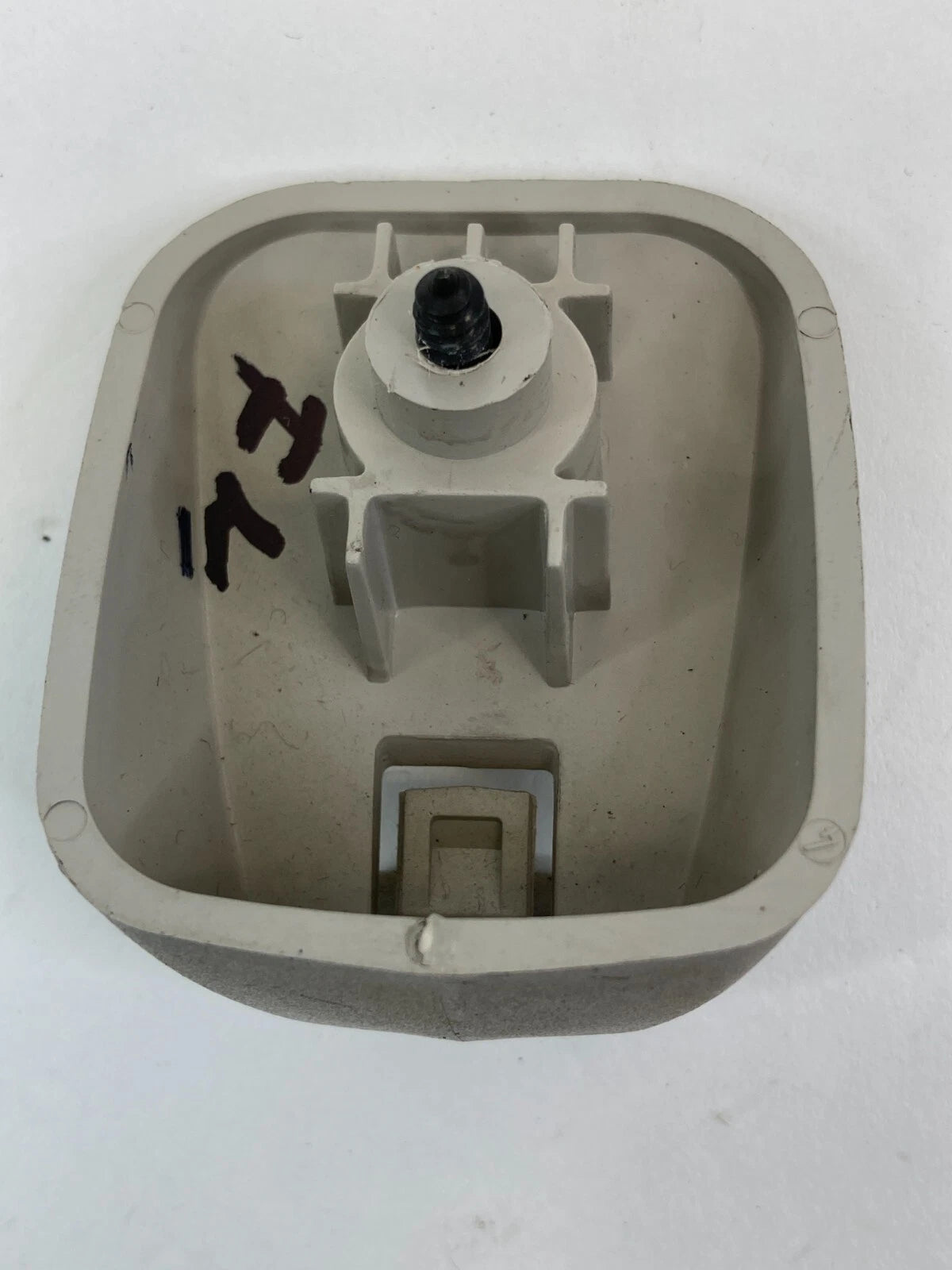 2001-2005 PONTIAC AZTEK FRONT LEFT SUNVISOR SUN VISOR CLIP RETAINER HOLDER OEM