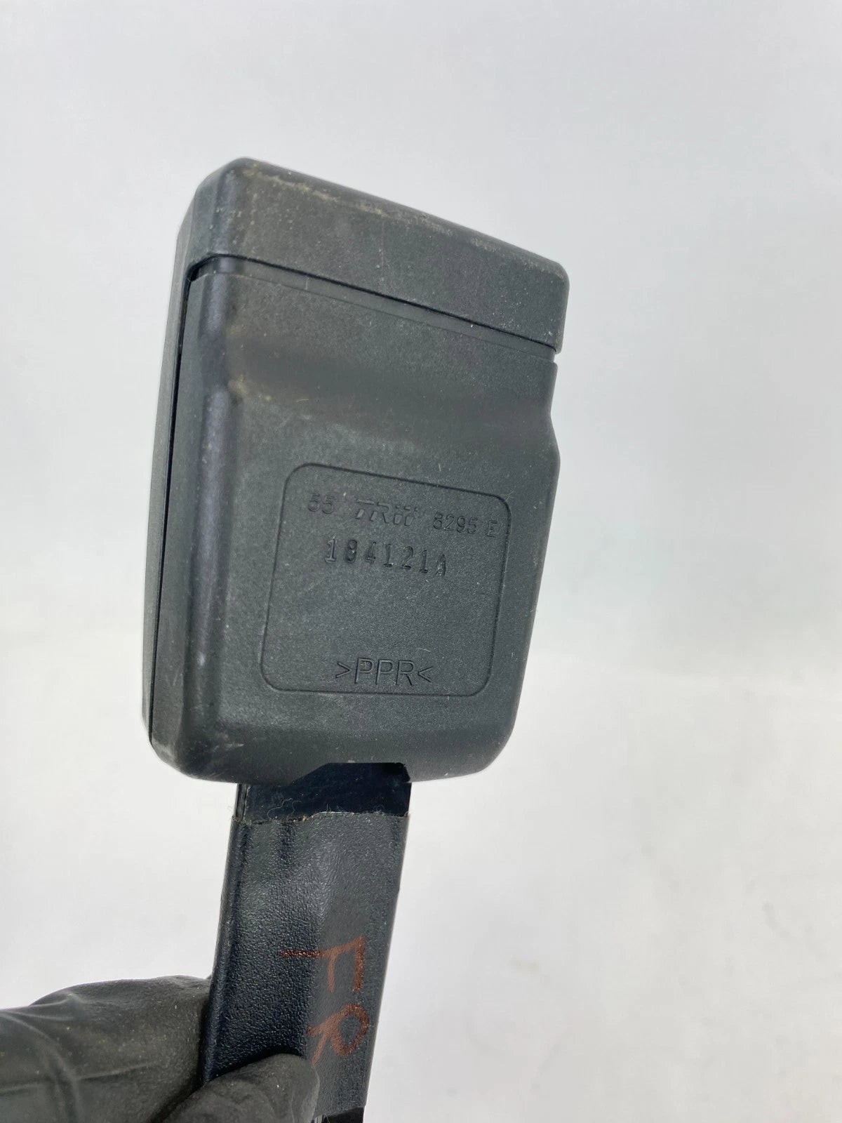 2011-2015 HYUNDAI SONATA HYBRID FRONT RIGHT PASSENGER SEAT BELT BUCKLE ASSY OEM