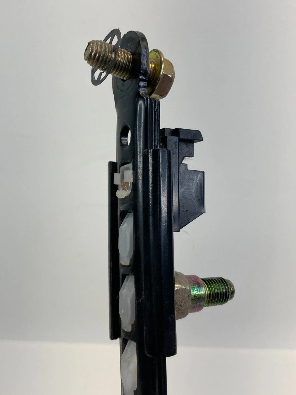 2002-2006 TOYOTA CAMRY SEDAN 4-DR FRONT LEFT SEAT BELT HEIGHT ADJUSTER ASSEMBLY