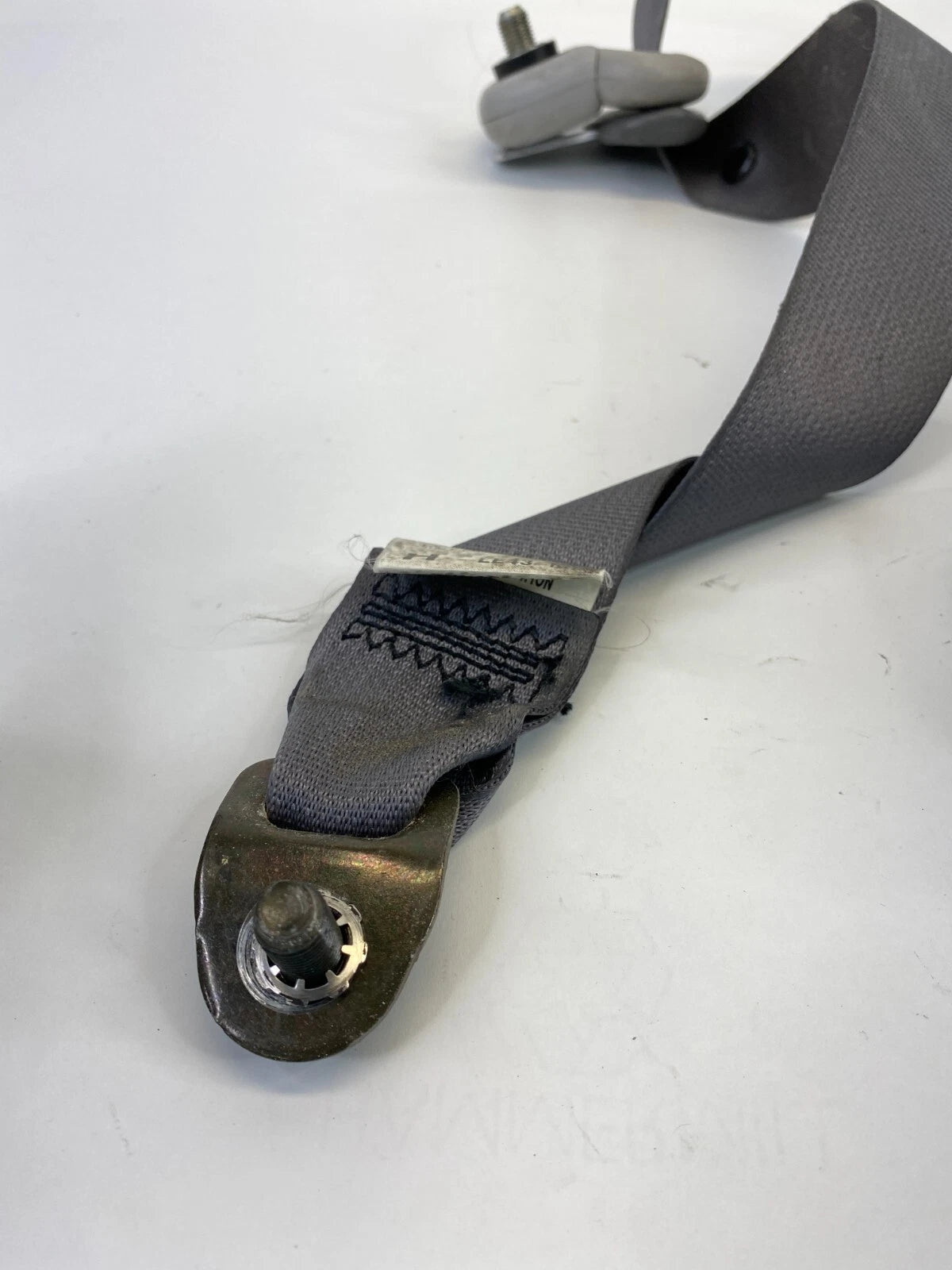 2004-2006 MAZDA MPV FRONT RIGHT PASSENGER SIDE SEAT BELT RECTRACTOR OEM