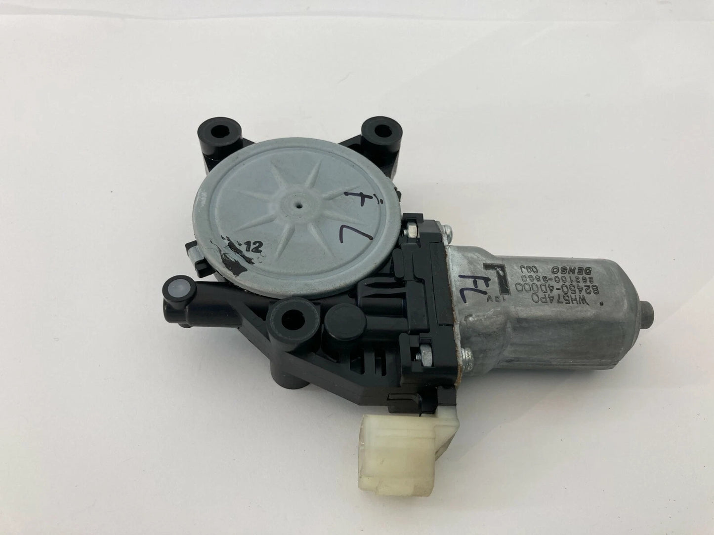 2007 2008 HYUNDAI ENTOURAGE FRONT LEFT DRIVER SIDE DOOR WINDOW MOTOR 82450-4D000