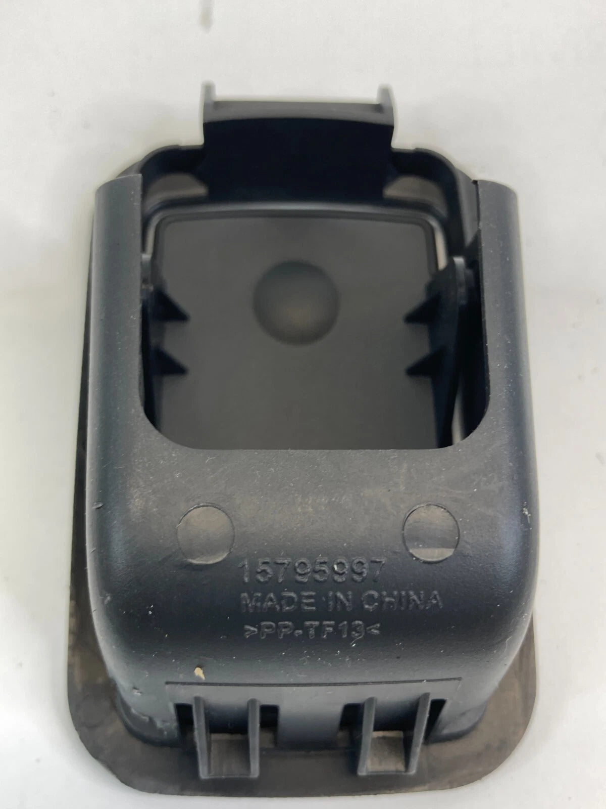 2011-2017 BUICK REGAL SEAT BRACKET ACCESS CHILD ANCHOR HOLE TRIM COVER 15795997