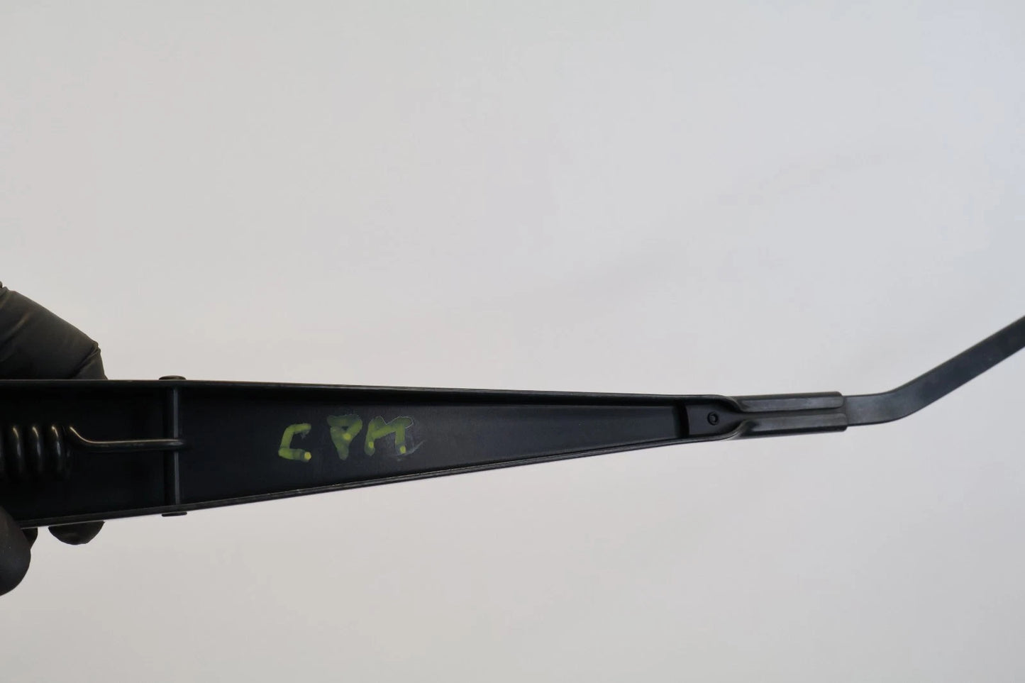 2012-2017 HYUNDAI ACCENT FRONT LEFT & RIGHT WINDSHIELD WIPER ARMS SET