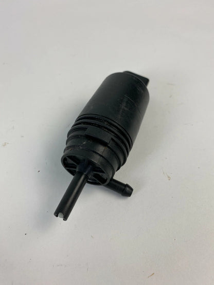 2002 2003 2004 2005 BMW 745I 745LI REAR WINDSHIELD WASHER WASH PUMP 67128377612