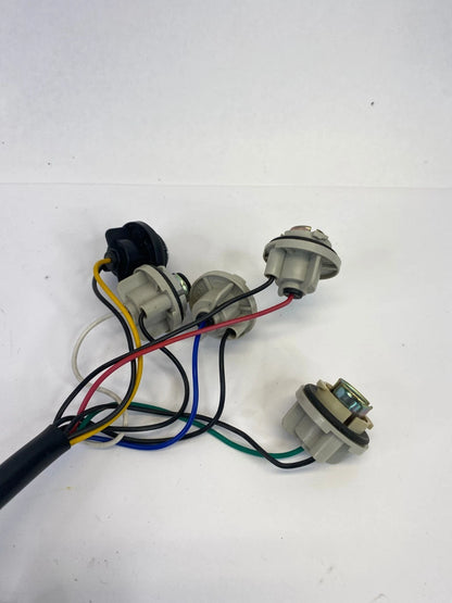 1999-2005 VOLKSWAGEN JETTA REAR TAILLIGHT BULB SOCKET WIRING HARNESS PIGTAIL OEM