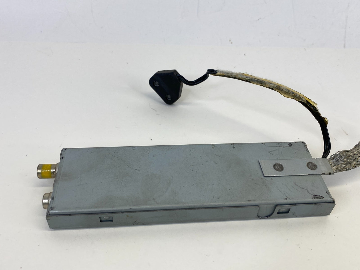 2004-2009 Cadillac SRX Radio Audio Antenna Module Unit ASM 28032378