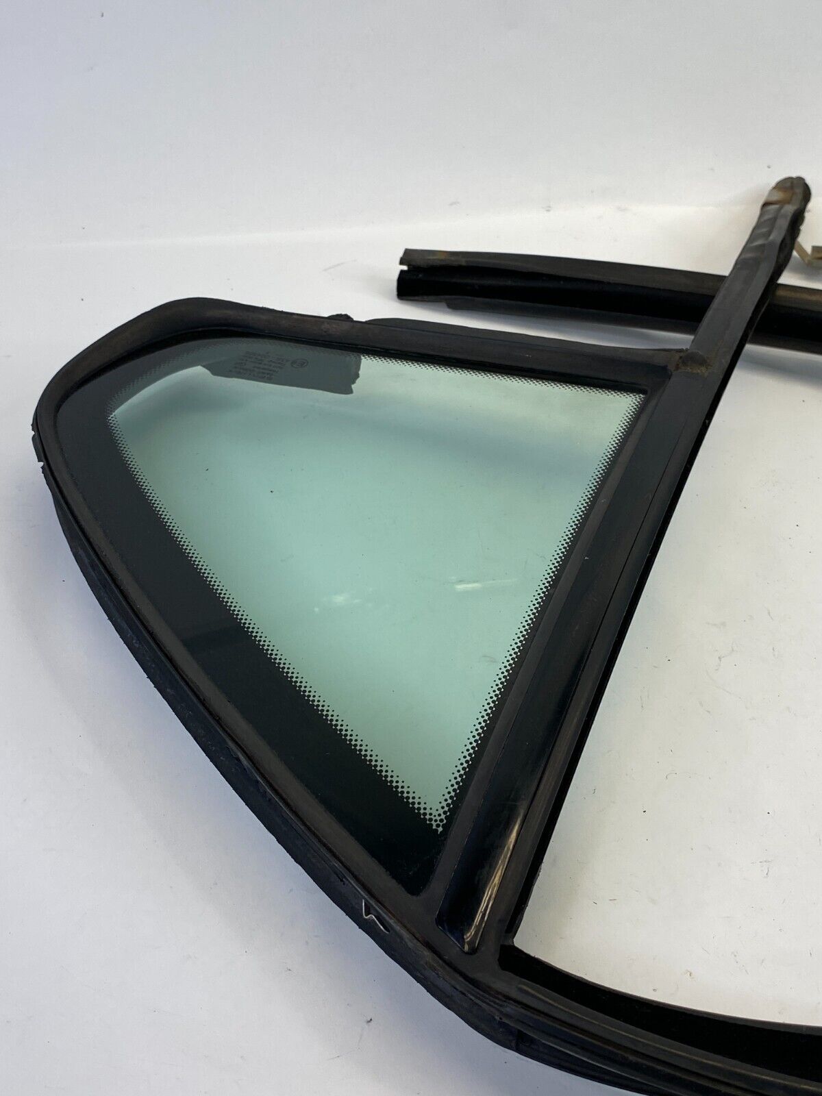 1999-2005 Pontiac Grand AM Sedan Rear Left Driver Side Quarter Window Vent Glass