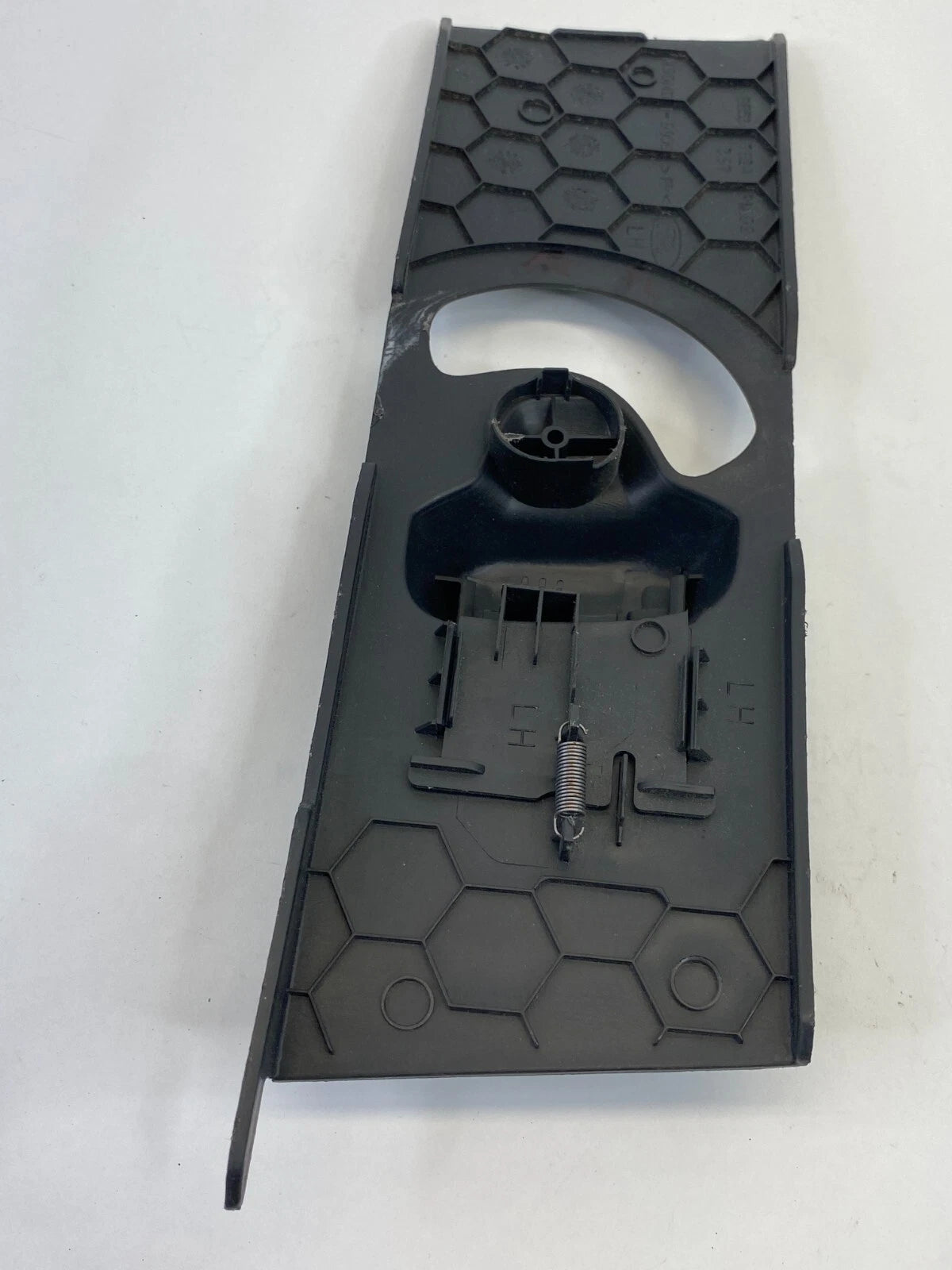 13-15 FORD POLICE INTERCEPTOR UTILITY CENTER PILLAR LEFT SIDE UPPER TRIM COVER