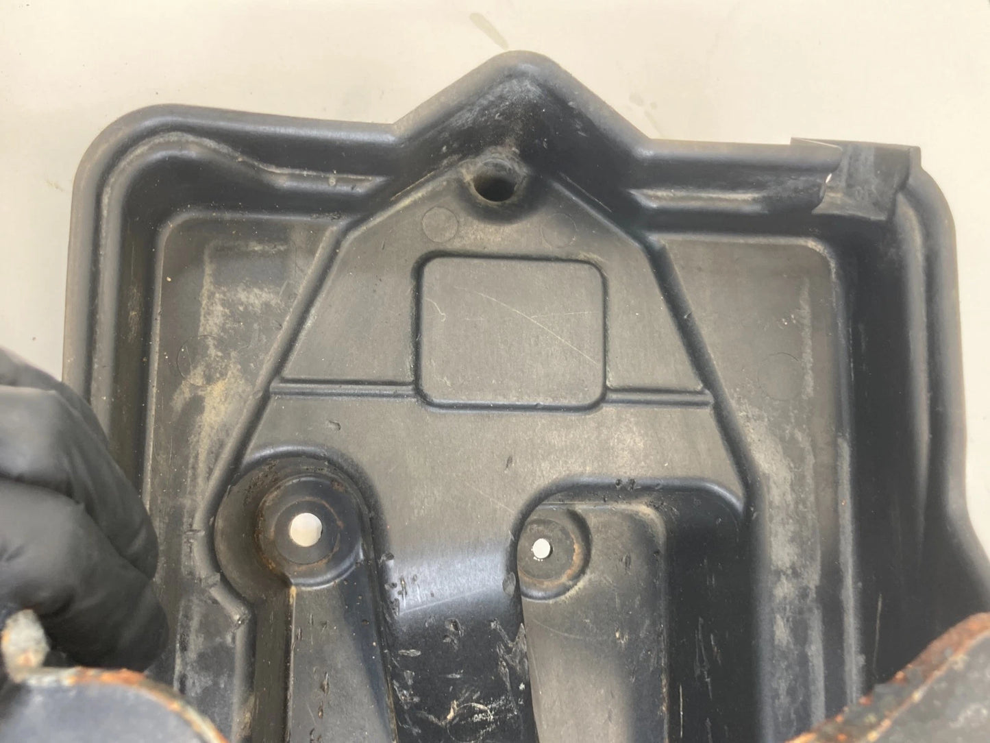 2008-2012 FORD ESCAPE 08-11 MARINER BATTERY TRAY SUPPORT BOX OEM