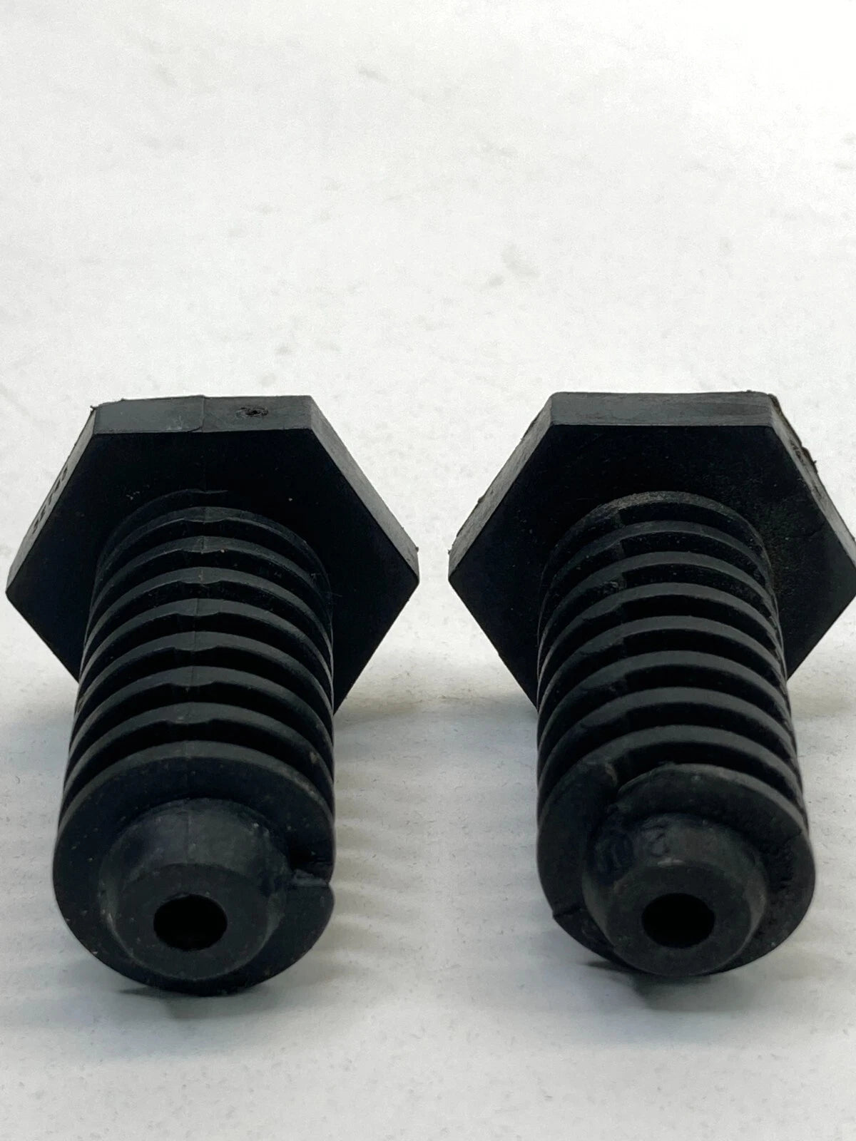 11-14 CHRYSLER 200 SEDAN FRONT HOOD ADJUSTER BUMPER STOP DAMPER SCREW BOLT SET