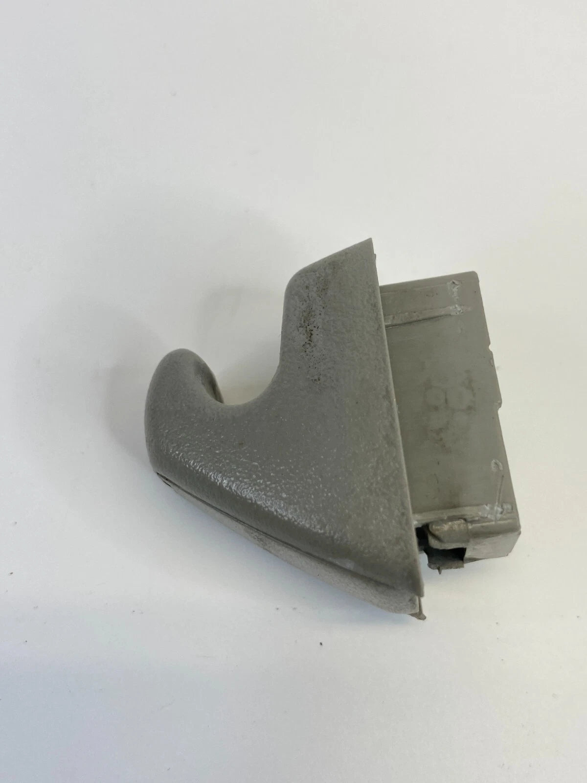 2008-2017 BUICK ENCLAVE SIDE SUNVISOR SUN VISOR SHADE CLIP HOLDER RETAINER OEM