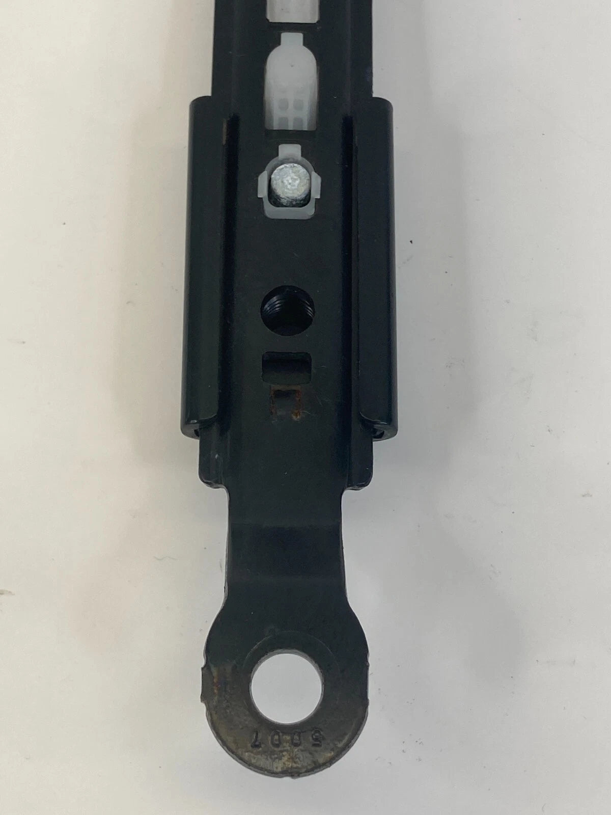 04 05 06 07 TOYOTA HIGHLANDER FRONT RIGHT SIDE SEAT BELT HEIGHT ADJUSTER OEM
