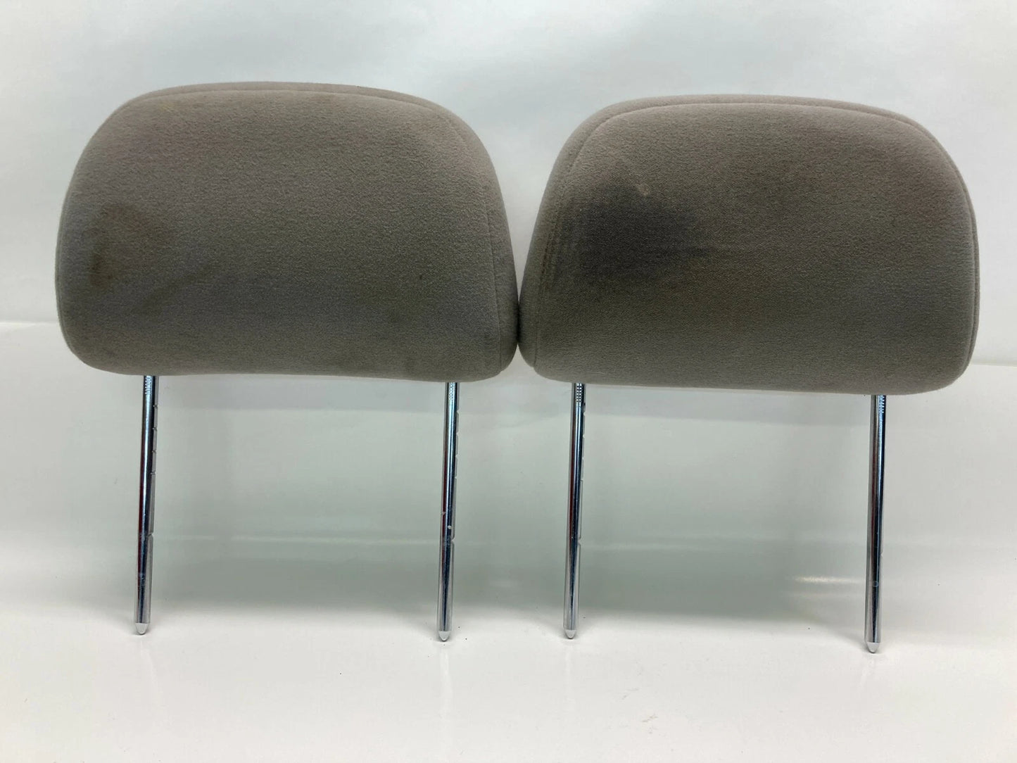 2000-2005 CHEVROLET IMPALA FRONT SEAT HEADREST LEFT & RIGHT HEAD REST CLOTH GRAY