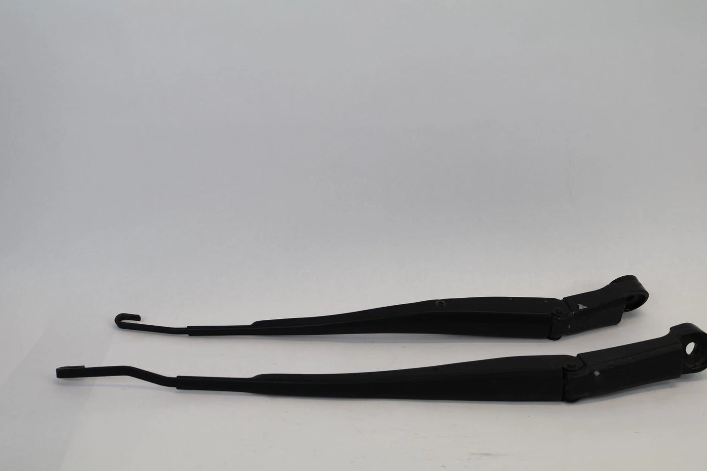 2008-2011 HONDA CIVIC HYBRID SEDAN FRONT WINDSHIELD WIPER ARM PAIR SET OEM