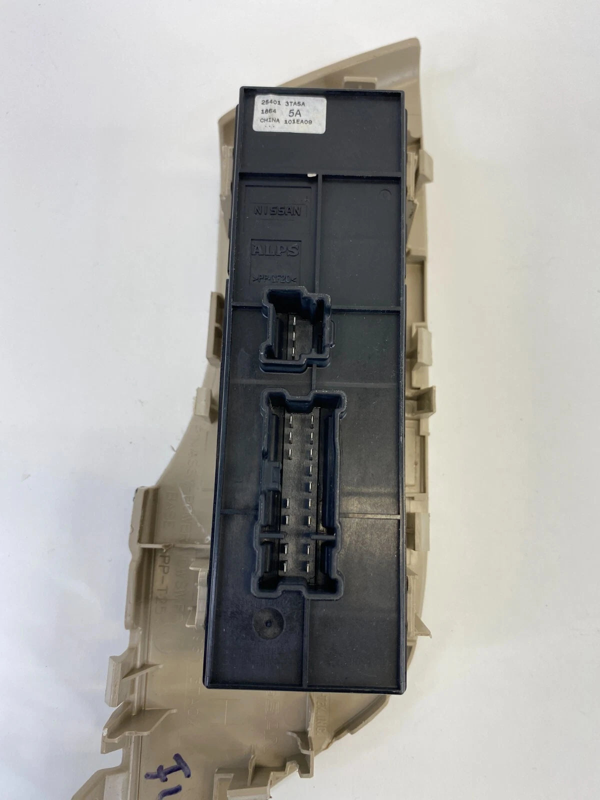13-18 NISSAN ALTIMA FRONT LEFT DOOR MASTER WINDOW SWITCH W/ BEZEL 25401-3TA5A
