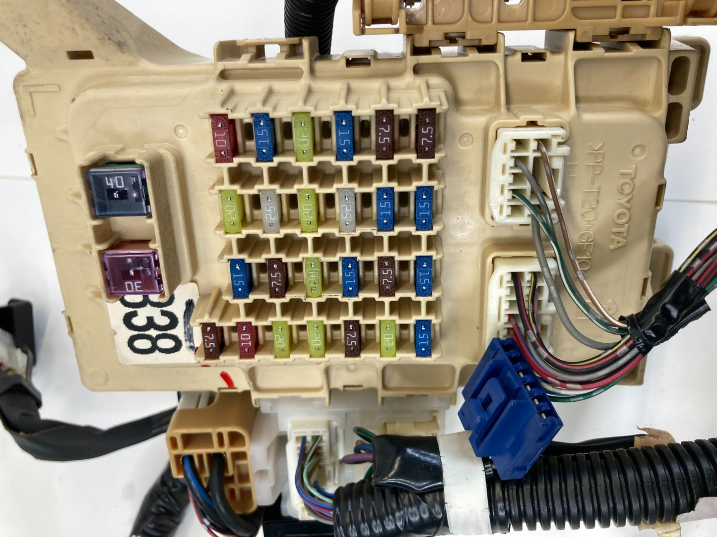 2001-2007 Toyota Highlander 3.0L V6 A/T Interior Cabin Dash Fuse Relay Box OEM