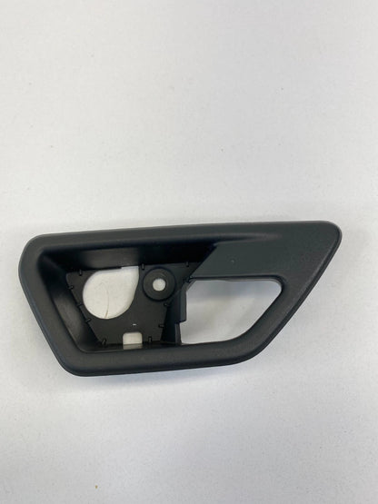 2009 2010 DODGE JOURNEY FRONT RIGHT INTERIOR DOOR HANDLE BEZEL TRIM 100000254