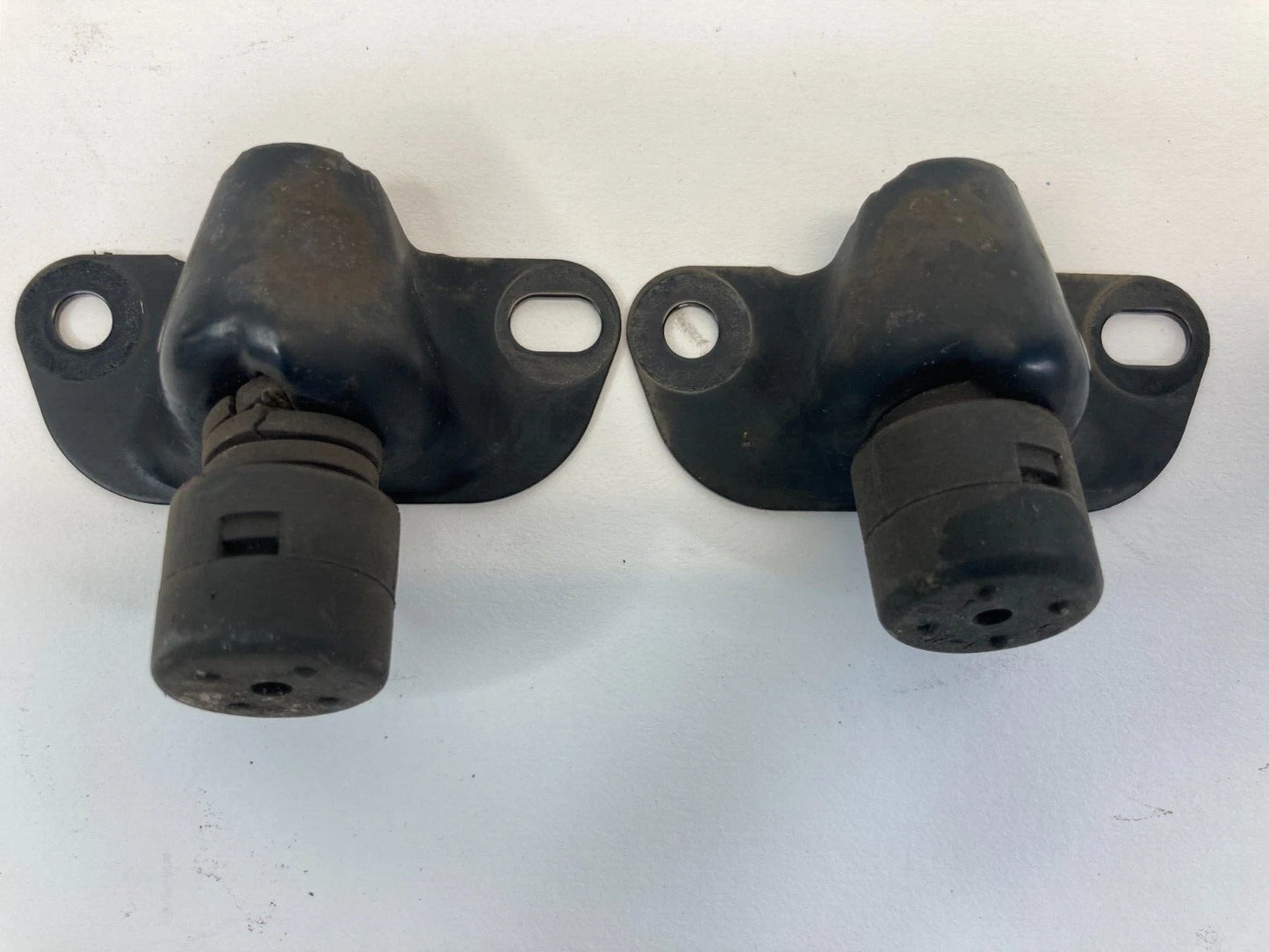 2008-2013 NISSAN ROGUE FRONT HOOD BUMPER BRACKET ADJUST PAIR SET OEM