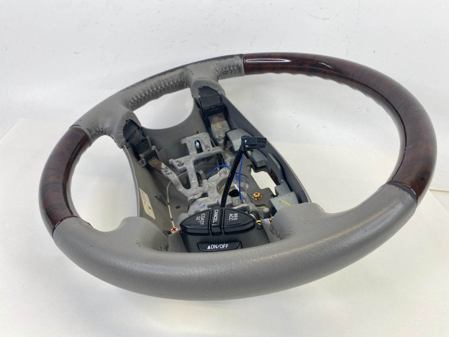 2003 2004 Toyota Avalon Driver Side Steering Wheel w/ Cruise Control OEM