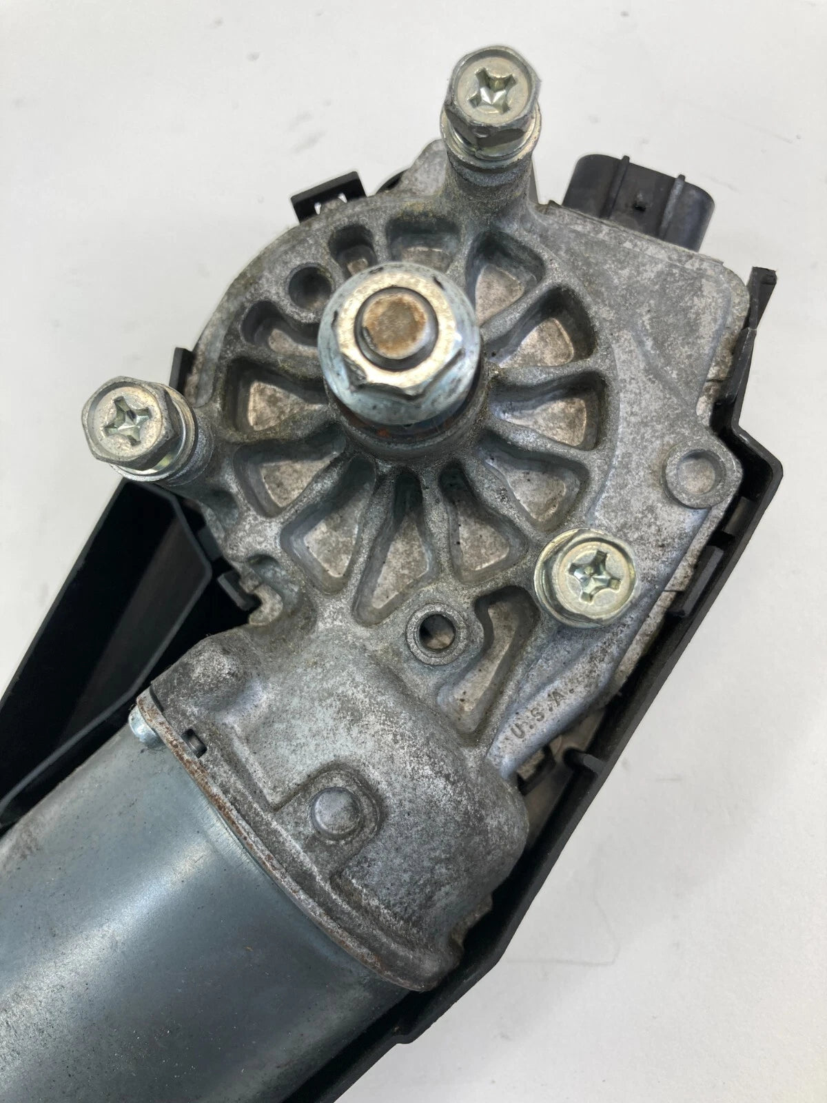 2012-2019 FIAT 500 FRONT WINDSHIELD WIPER MOTOR ASSEMBLY OEM 05182430AA