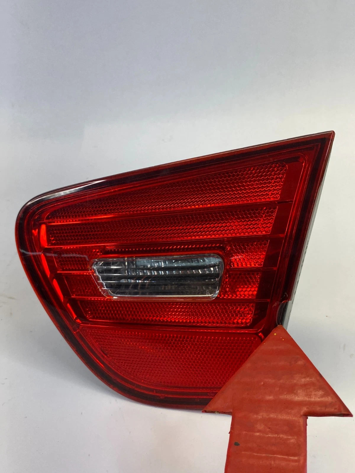 2007-2010 HYUNDAI ELANTRA SEDAN RIGHT SIDE TRUNK LID TAILLIGHT 92404-2H00 OEM