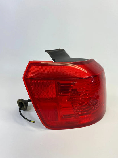 2010-2017 GMC TERRAIN REAR LEFT DRIVER SIDE OUTER TAIL LIGHT LAMP OEM