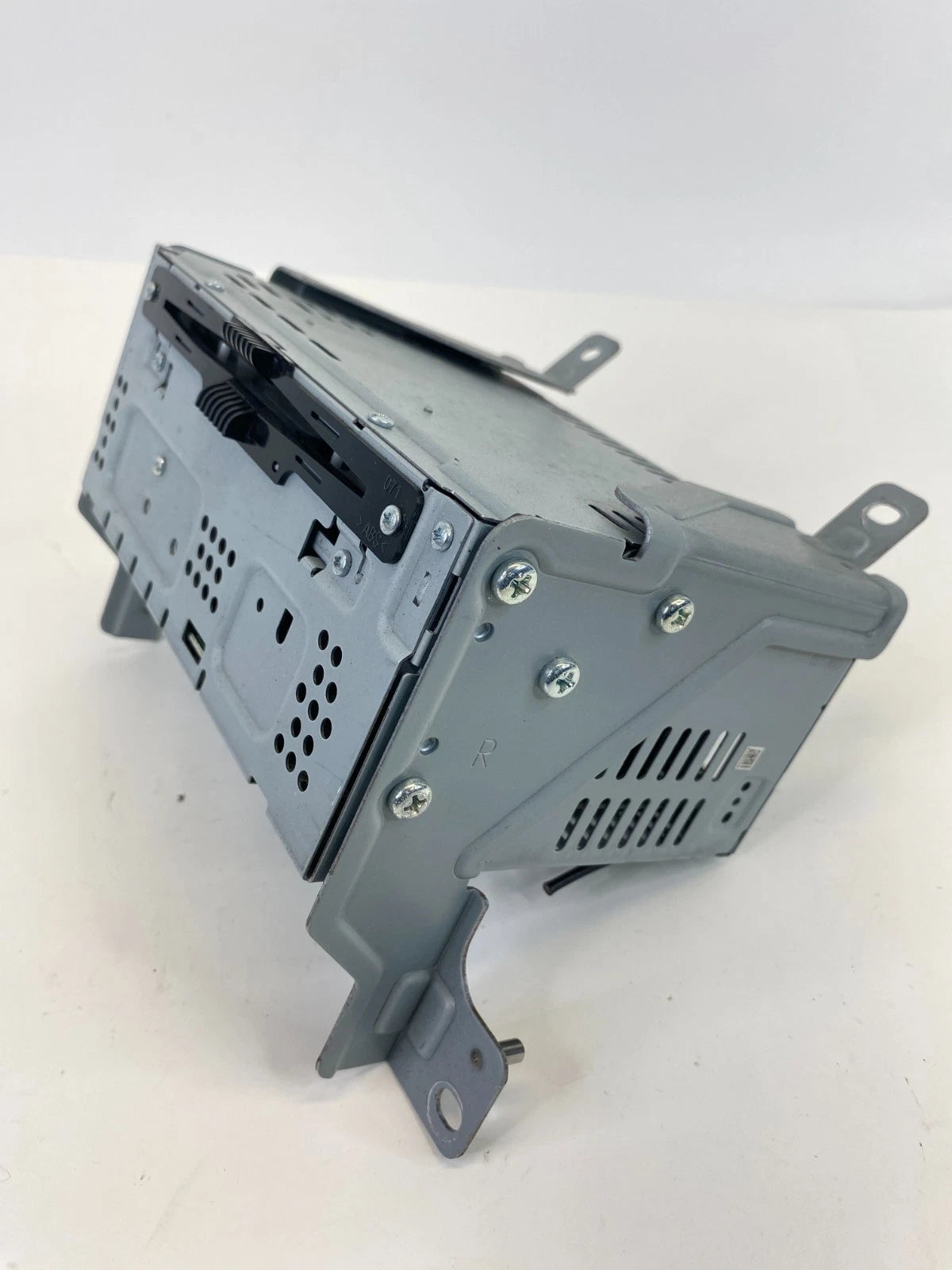 2016 2017 Ford Taurus AM/FM Radio Receiver CD Disc Player Audio DG1T-19C107-LD