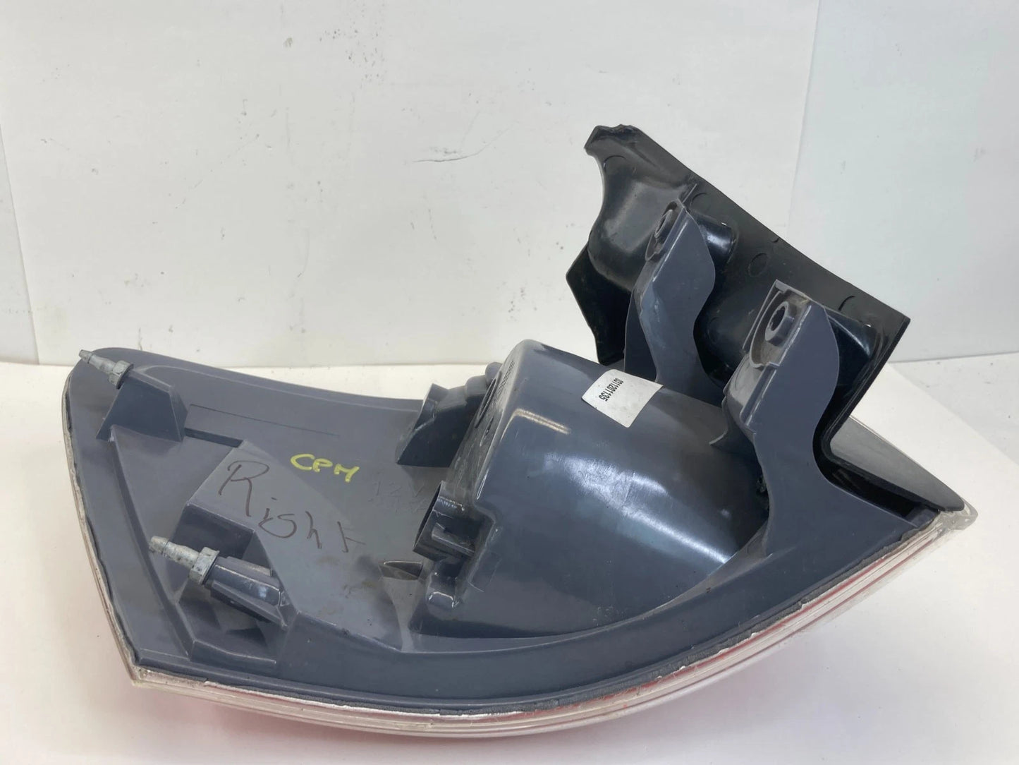 2007-2012 GMC ACADIA REAR RIGHT SIDE TAIL LIGHT OUTER TAILLIGHT LAMP OEM