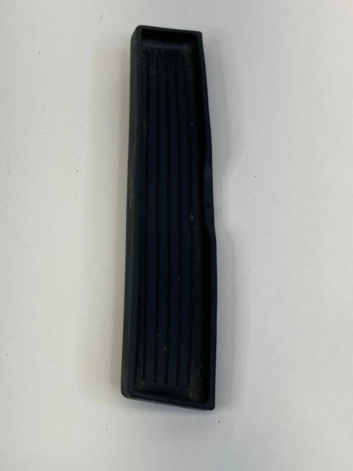 2009 2010 JAGUAR XF CENTER CONSOLE STORAGE RUBBER MAT COVER 8X23-M99D4622-A OEM