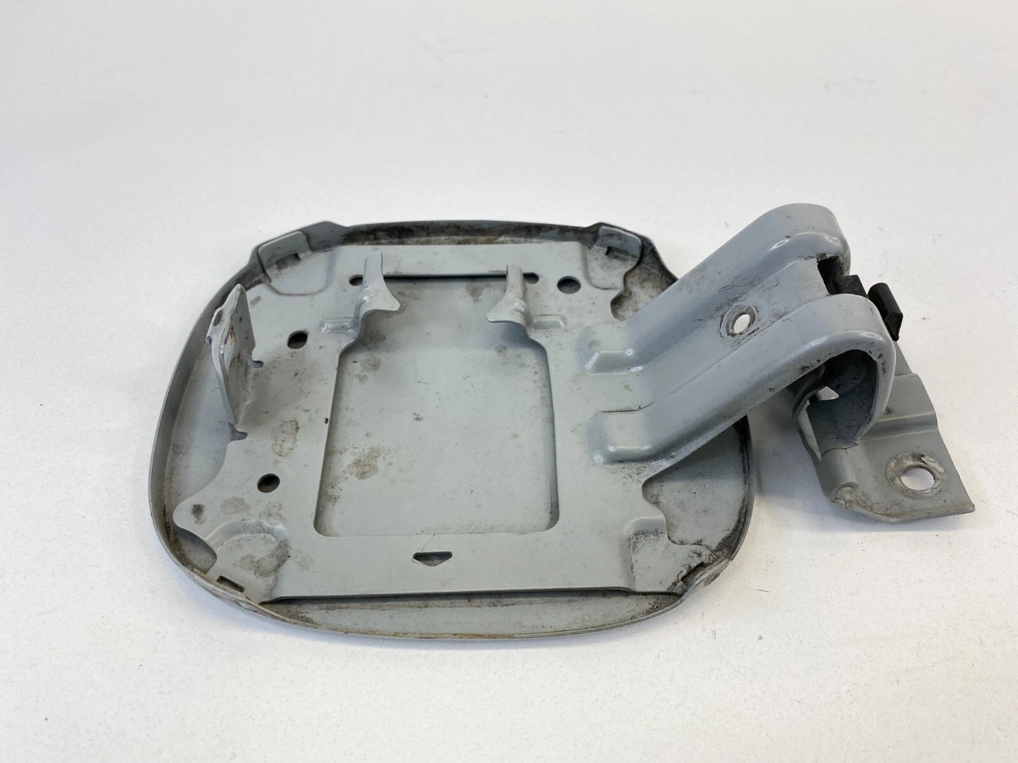 2007-2013 MITSUBISHI OUTLANDER FUEL FILLER DOOR GAS TANK LID COVER CAP OEM