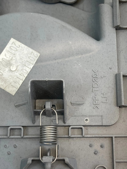 12-17 HYUNDAI ACCENT SEDAN 4-DR FRONT LEFT SEAT BELT ADJUSTER COVER 85832-1R020