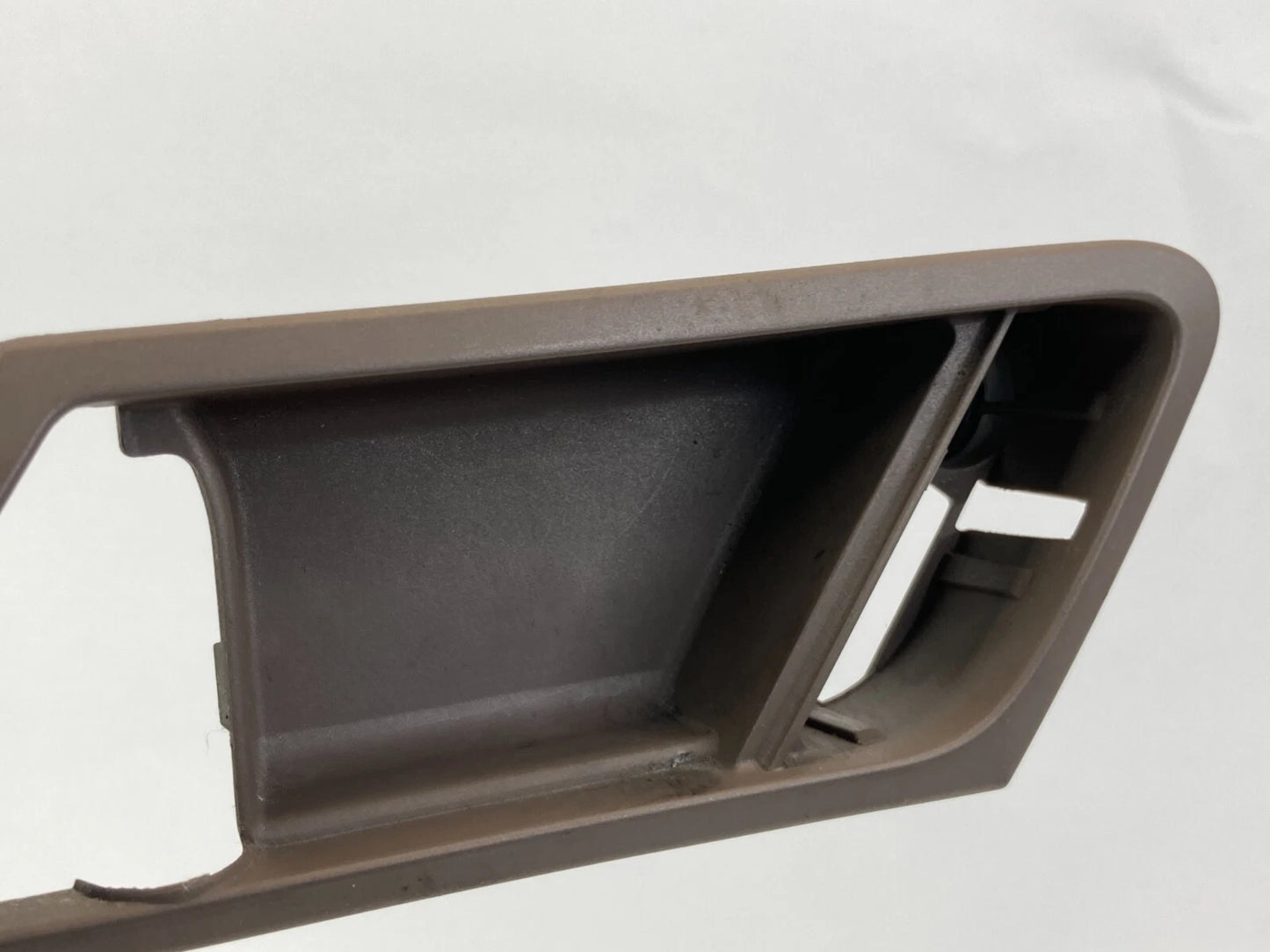 2006-2011 MERCEDES-BENZ ML350 FRONT LEFT INTERIOR DOOR HANDLE COVER BEZEL OEM