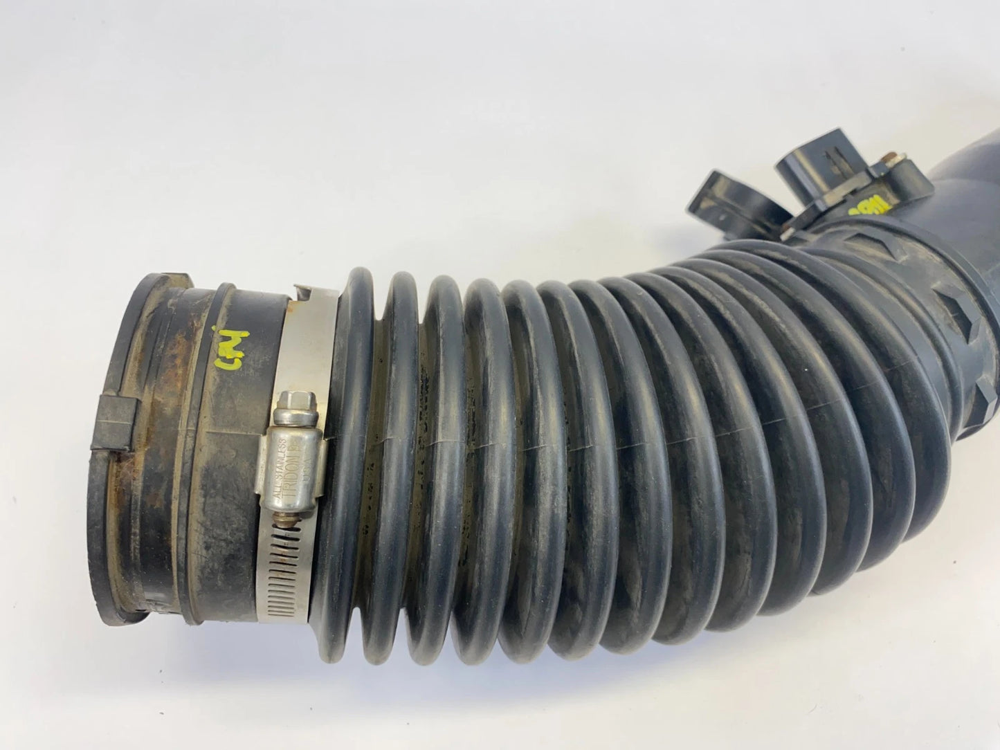 2006 2007 CHEVROLET TRAILBLAZER 4.2L L6 AIR CLEANER OUTLET DUCT TUBE W/ MAF OEM