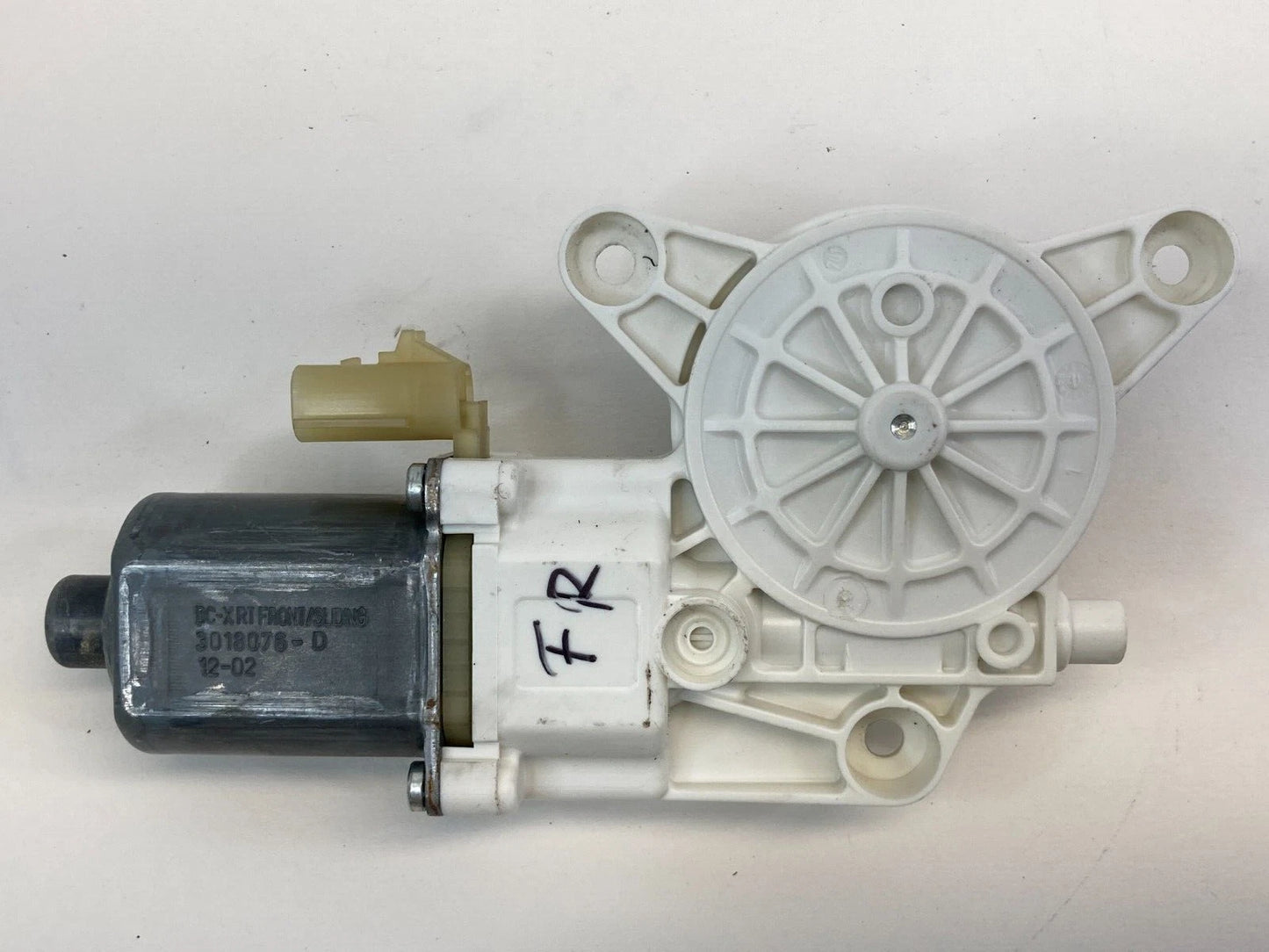 2012-2015 RAM CARGO C/V REAR RIGHT SIDE SLIDING DOOR WINDOW MOTOR 0130822334 OEM
