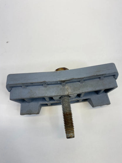 2013-2015 CHEVROLET MALIBU BATTERY HOLD DOWN RETAINER FRONT OEM FACTORY 09115187