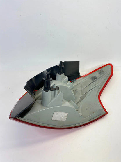 2012 2013 2014 FORD FOCUS LEFT SIDE QUARTER PANEL OUTER TAIL LIGHT TAILLIGHT OEM