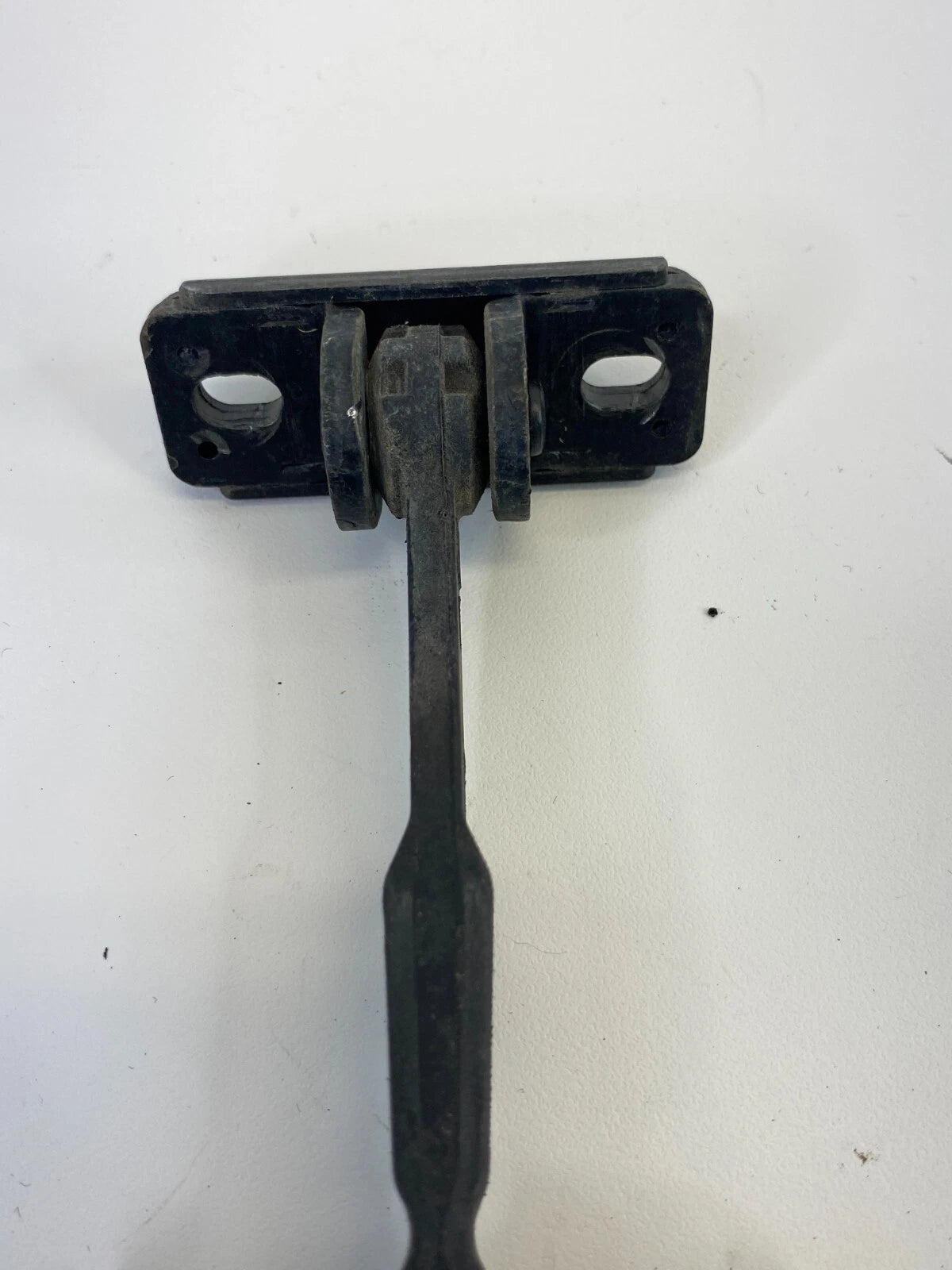 2003-2009 MERCEDES-BENZ E320 REAR RIGHT DOOR CHECK STOPPER DETENT A2117300116
