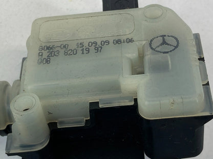 2003-2009 MERCEDES-BENZ E320 FUEL FILLER DOOR LOCK ACTUATOR BRACKET 2038201997
