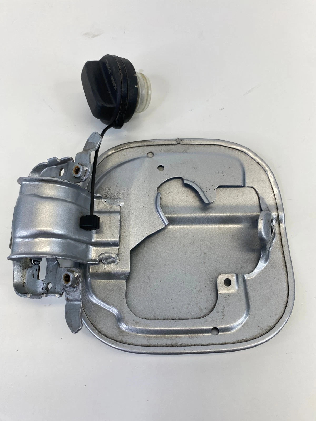 2008 09 10 11 2012 Honda Accord Coupe Fuel Filler Door Gas Lid Cover w/ Cap OEM