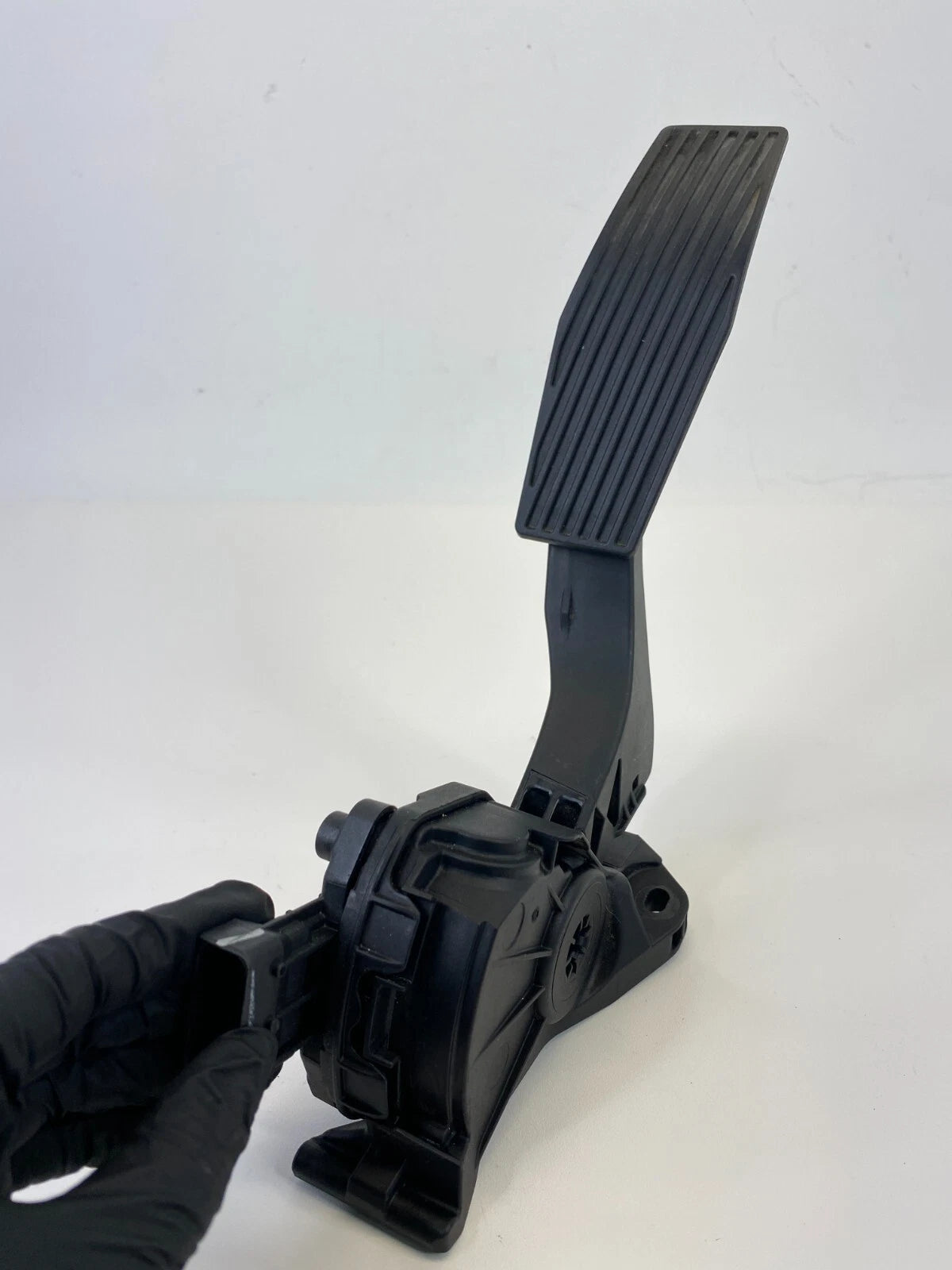 2011-2015 CHEVROLET CRUZE ACCELERATOR GAS PEDAL POSITION SENSOR 13252702 OEM