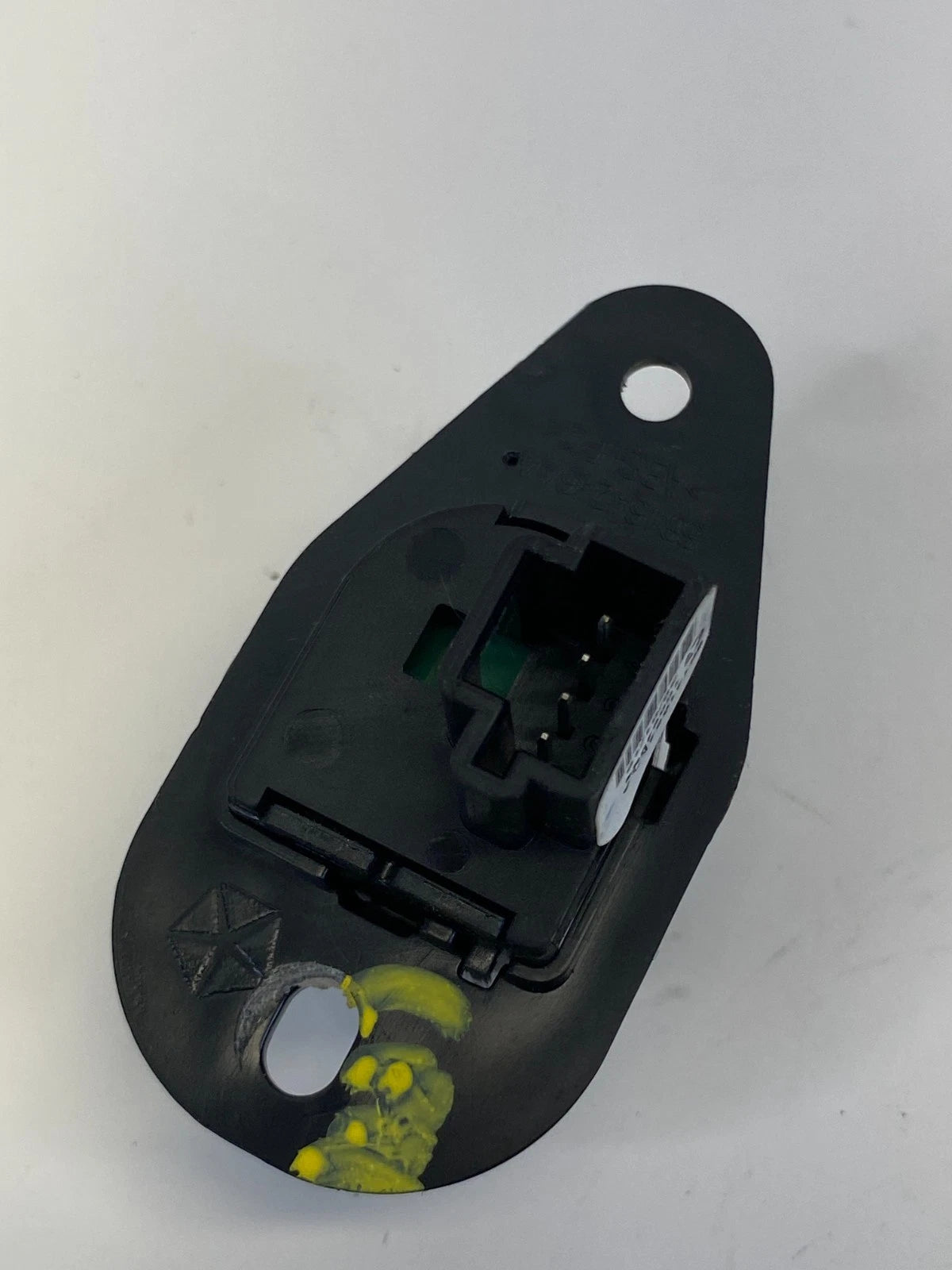 15-17 CHRYSLER 200 REAR LIFTGATE TRUNK RELEASE DECK LID SWITCH 68141864AA OEM