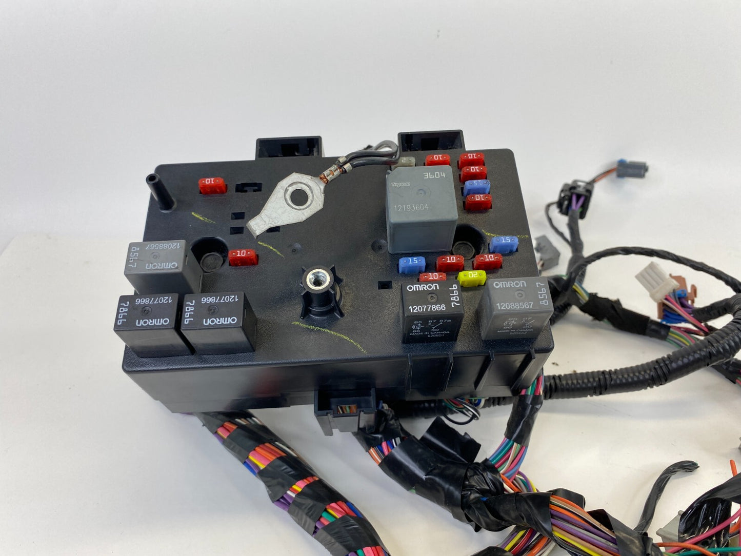 2006 2007 Saturn Vue 3.5L Dash Interior Fuse Relay Box Compartment 15774918 OEM