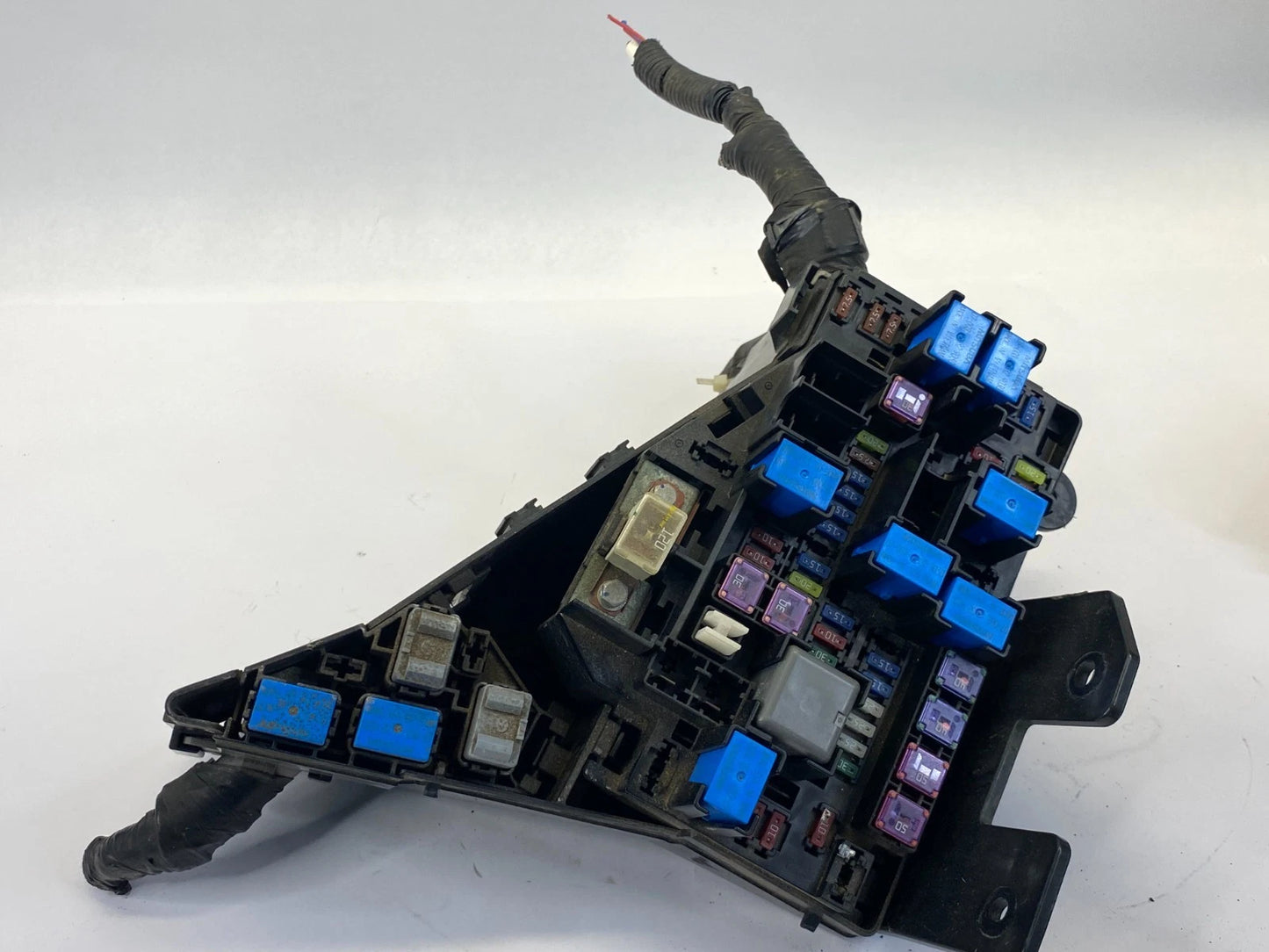 2010 SUBARU OUTBACK 2.5L H4 A/T ENGINE COMPARTMENT FUSE BOX RELAY JUNCTION BLOCK