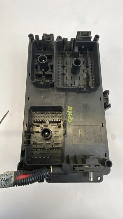 2010 2011 CADILLAC SRX 3.0L ENGINE FUSE BOX FUSEBOX W/O FOG LIGHTS 15896994 OEM